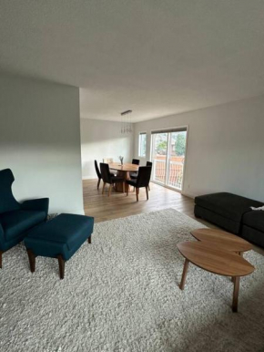 Spacious 5 - Bedroom Oasis in Penticton